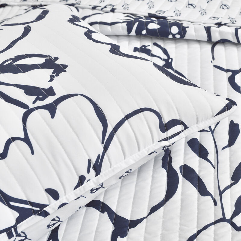 Scandinavian Floral Quilt Navy/White 3Pc Set King