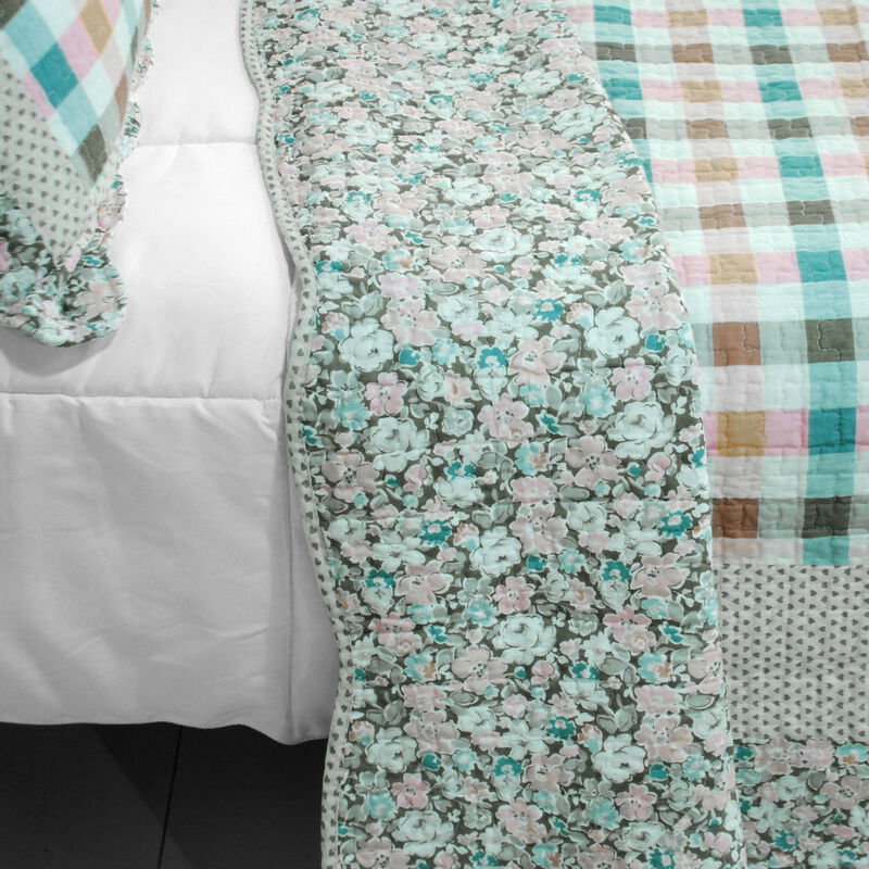 Queen Size 3-Piece Cotton Vermicelli Quilted Printed Quilt Set with Matching Shams image number 3
