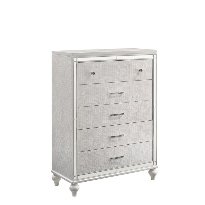 New Classic Furniture Furniture Modern Style Solid Wood Chest in White Finish