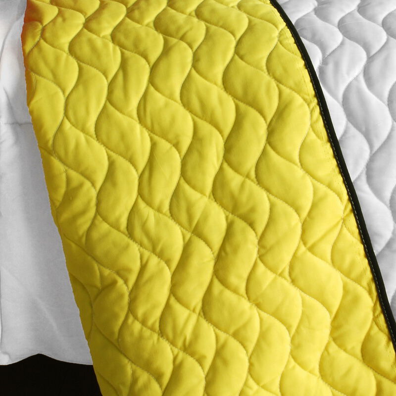 Queen Size Reversible 3 Piece Quilt Set with Vermicelli Stitch and Soft Fabric-White image number 3