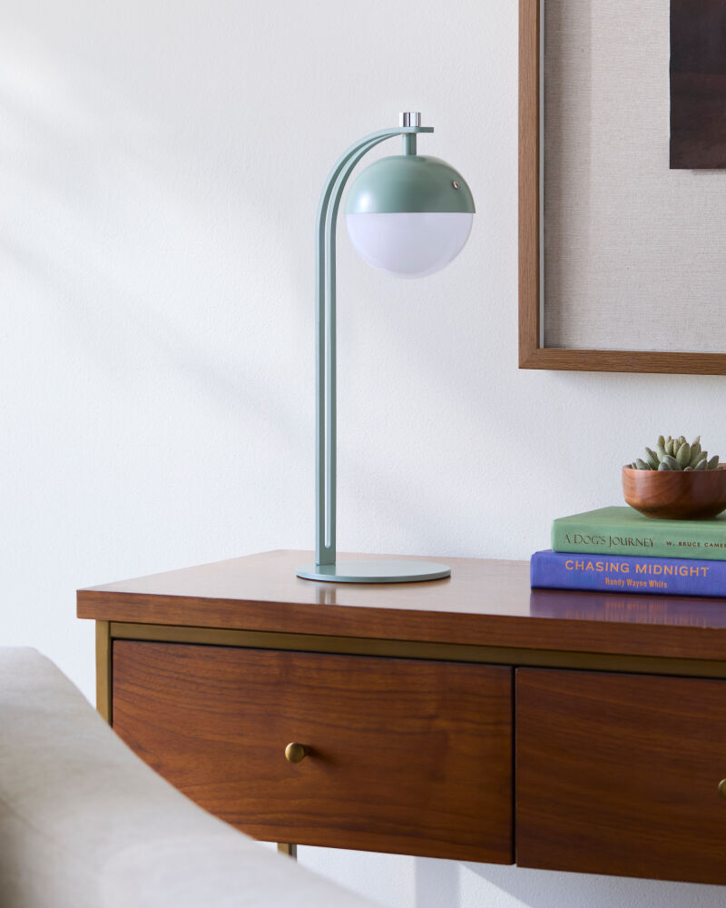 Yuelin Accent Table Lamp image number 0
