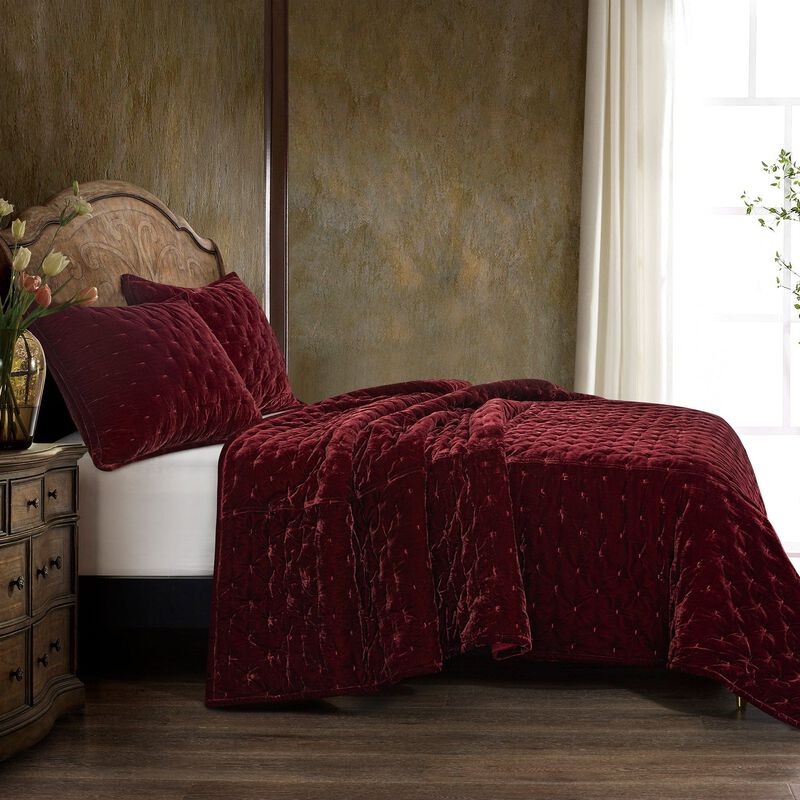 Stella Pintuck Red Full/Queen Quilt Set image number 2