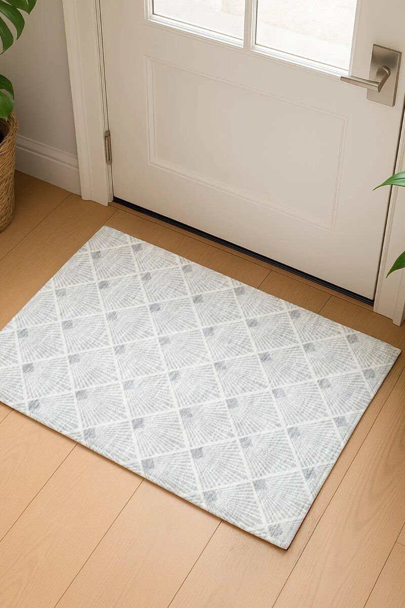 The Reserve TR9 Silver 30" x 46" Rug image number 2