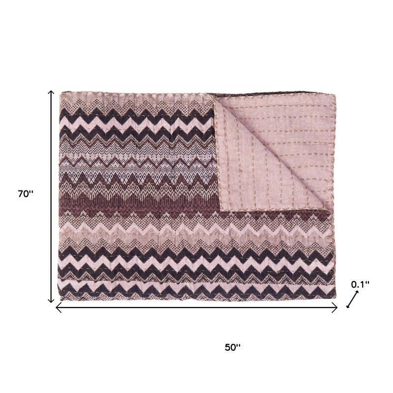 HomeRoots 50" X 70" Black And Pink Cotton Kantha Chevron Throw Blanket image number 5