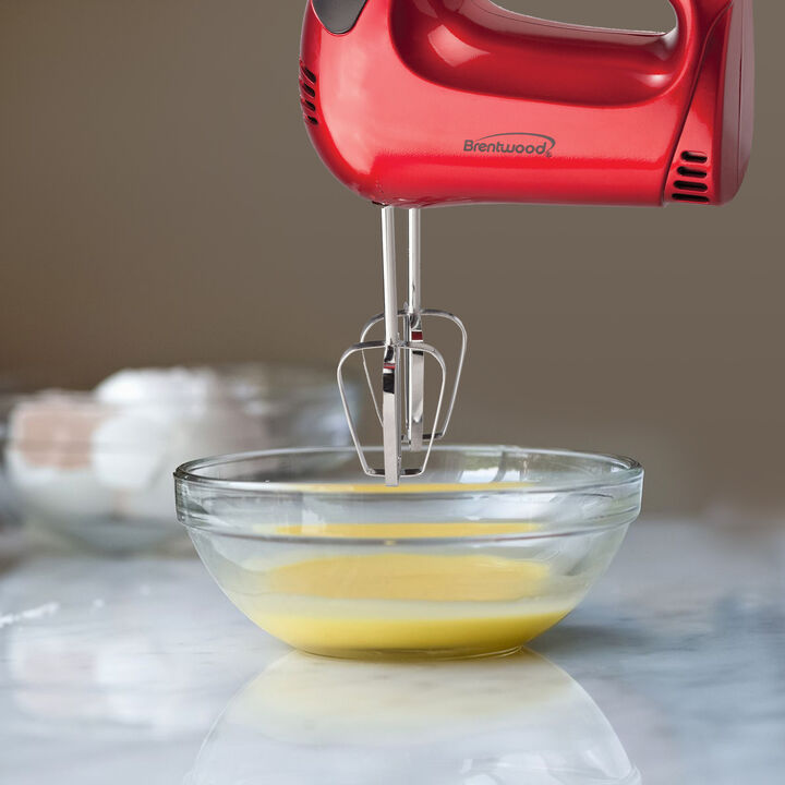 Brentwood 5-Speed Hand Mixer in Red