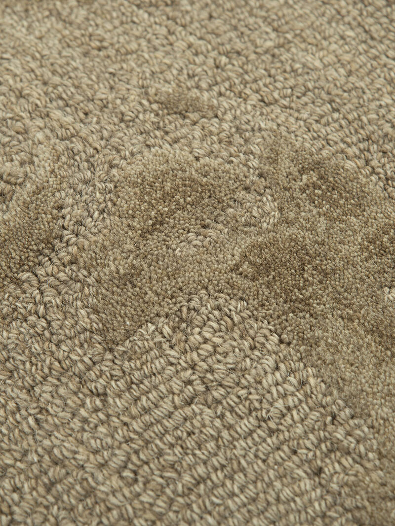 Fifth Avenue FA120B 5' x 8' Rug image number 5