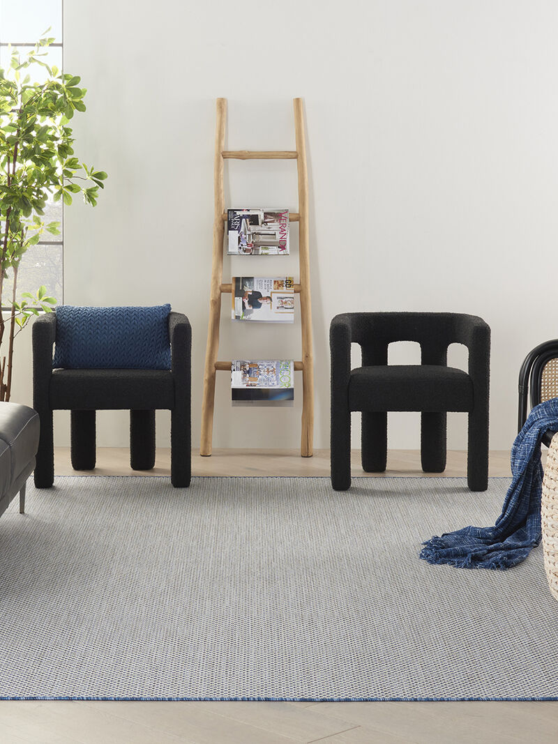 Courtyard COU01 Ivory/Blue 7' x 10' Rug