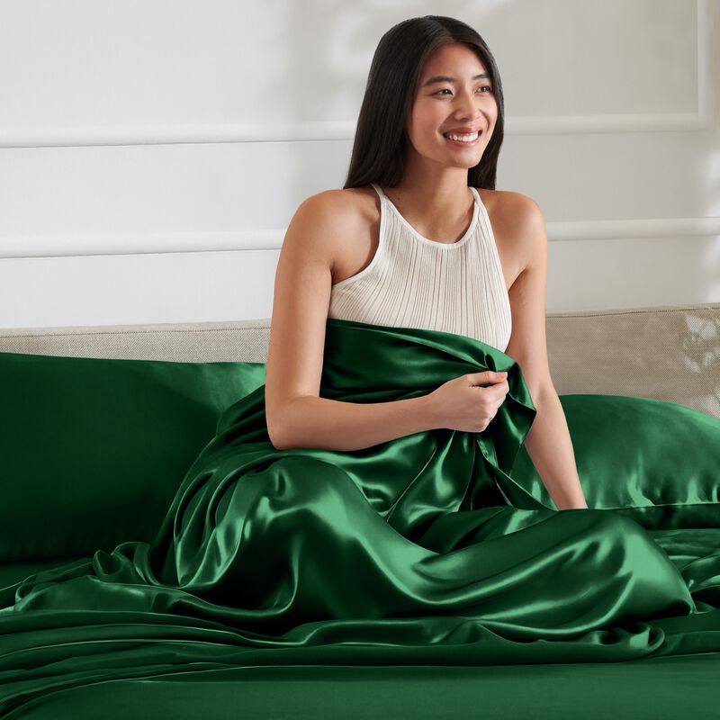 Silky-Smooth Satin Sheet Set image number 3