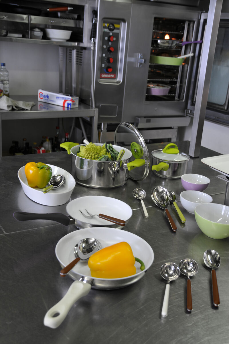 Fantasia 7-Piece Serving Set in Tobacco