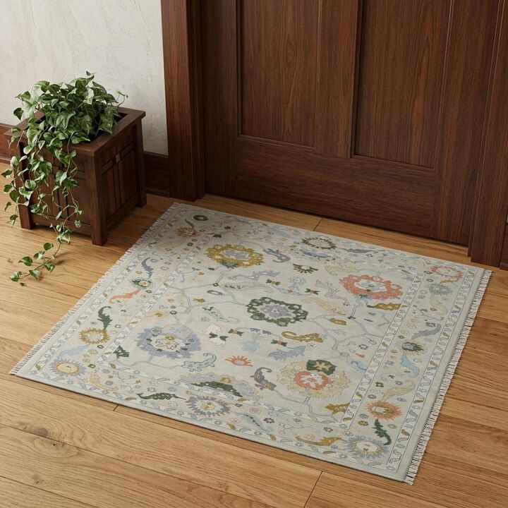 Wool Floral Hand Knotted Area Rug
