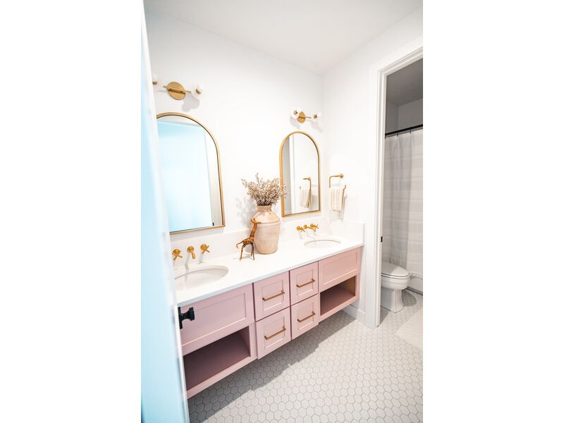 Elmont Bath And Vanity Light image number 4