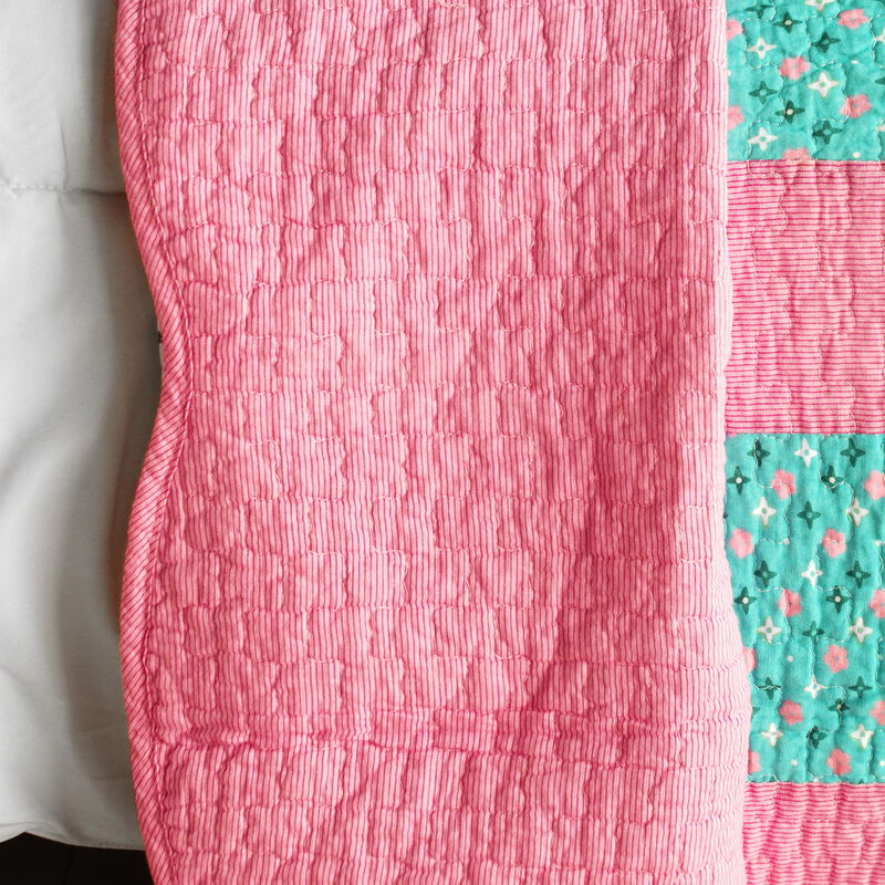 Queen Size Cotton 3-Piece Vermicelli Quilted Striped Printed Quilt Set image number 4