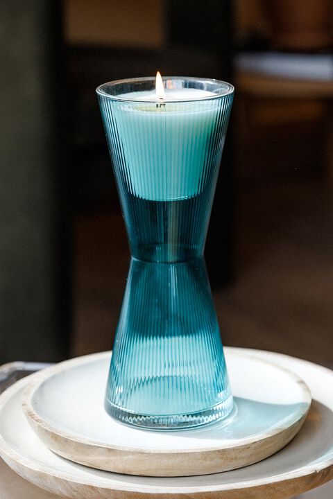 Aiz Candle - Cedar & Black Cherry
