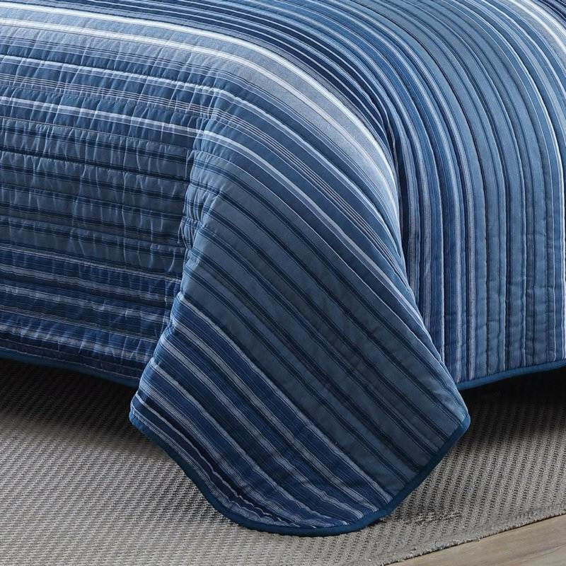 Beach-Inspired Coastal Stripe Cotton Quilt Set &ndash; 3-Piece Reversible Bedding