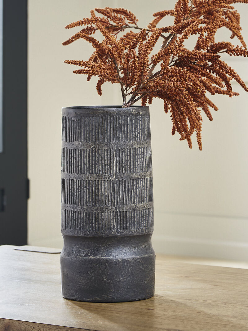 Beninworth Vase image number 1