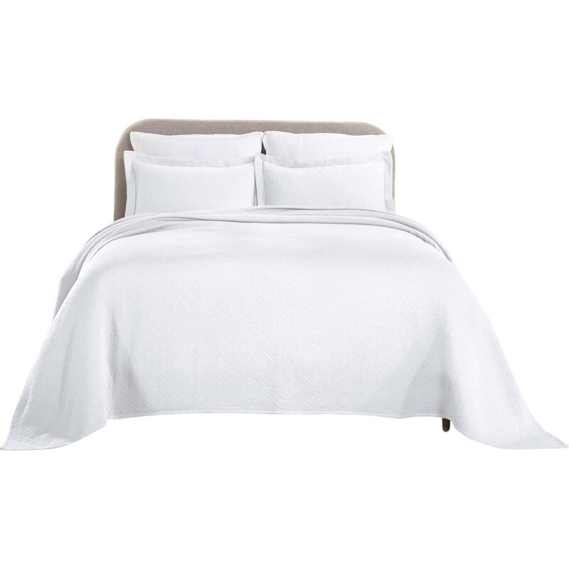 Lightweight Cotton Matelasse Bedspread Set with Matching Shams image number 1