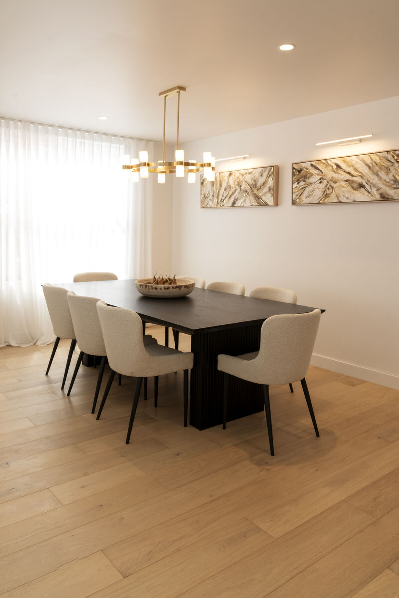 Beacon Lighting Luella 16-Light Alabaster Chandelier Modern Ceiling Chandelier image number 9