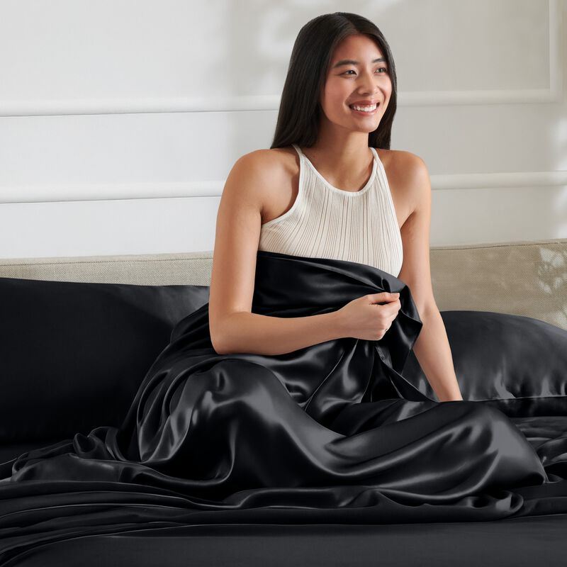 Silky-Smooth Satin Sheet Set image number 3