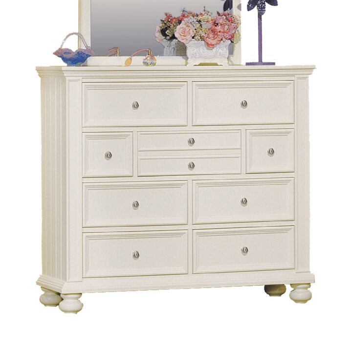 Cape Cod 9-Drawer Dresser in White