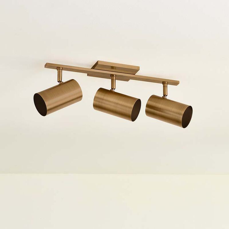 Rueben Bath And Vanity image number 9