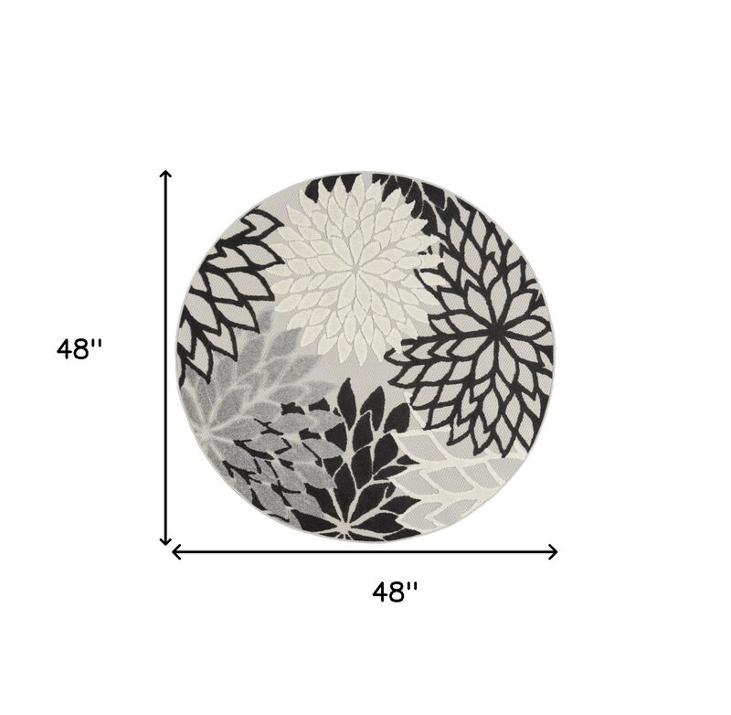 HomeRoots 4' Black And White Round Floral Indoor Outdoor Area Rug image number 4