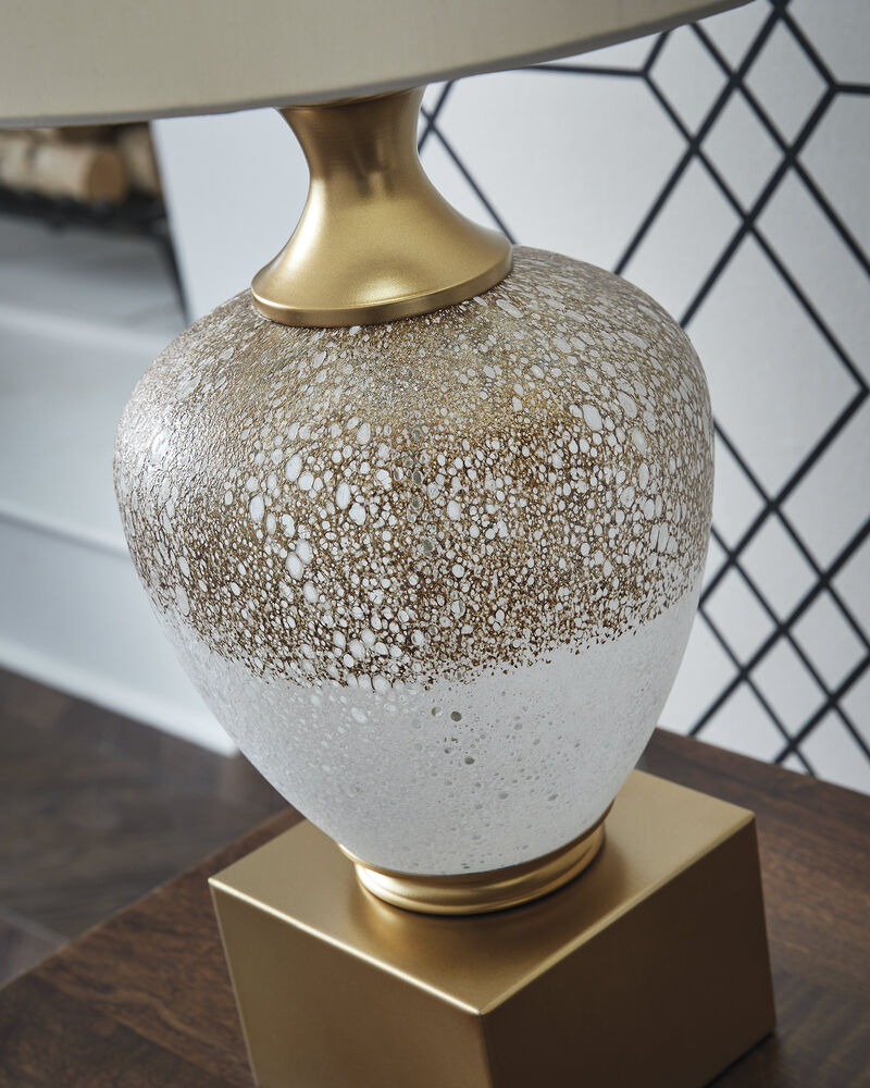 Tavisburg Table Lamp image number 2