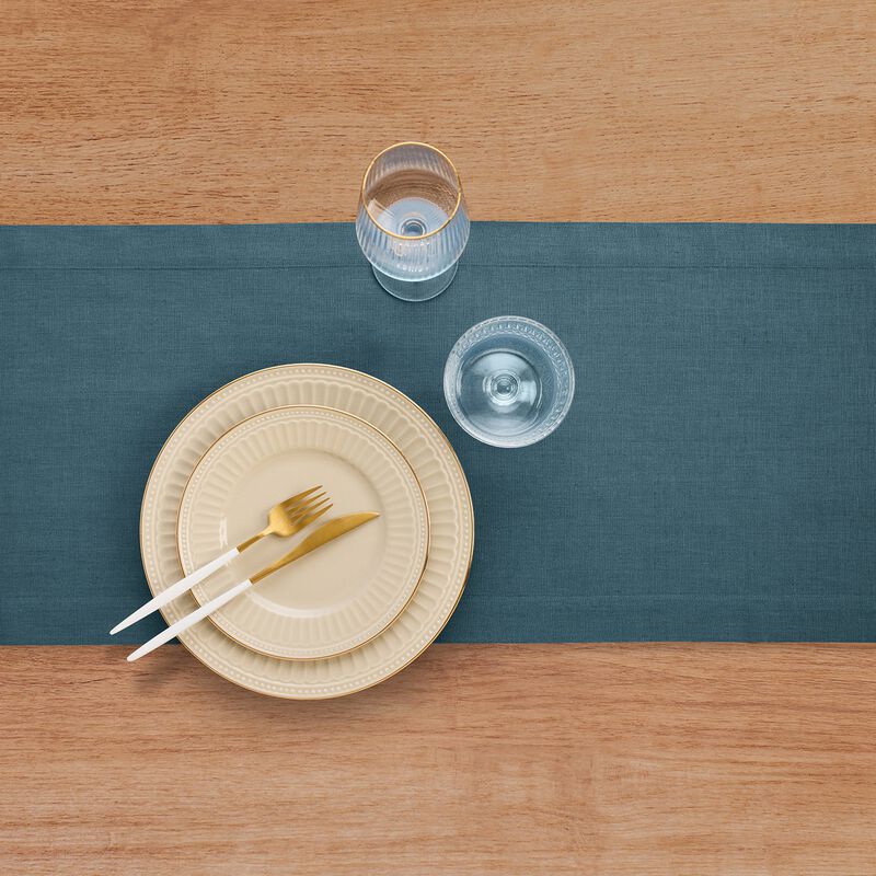 Solino Home Fete 100% Linen Table Runner &ndash; Handcrafted, Machine Washable, Perfect for Holiday and Everyday Dining