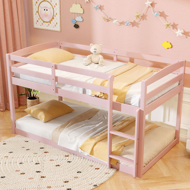Secure Bunk Bed Frame with Integrated Ladder and Raised Guardrails – Ideal for Children’s Bedrooms