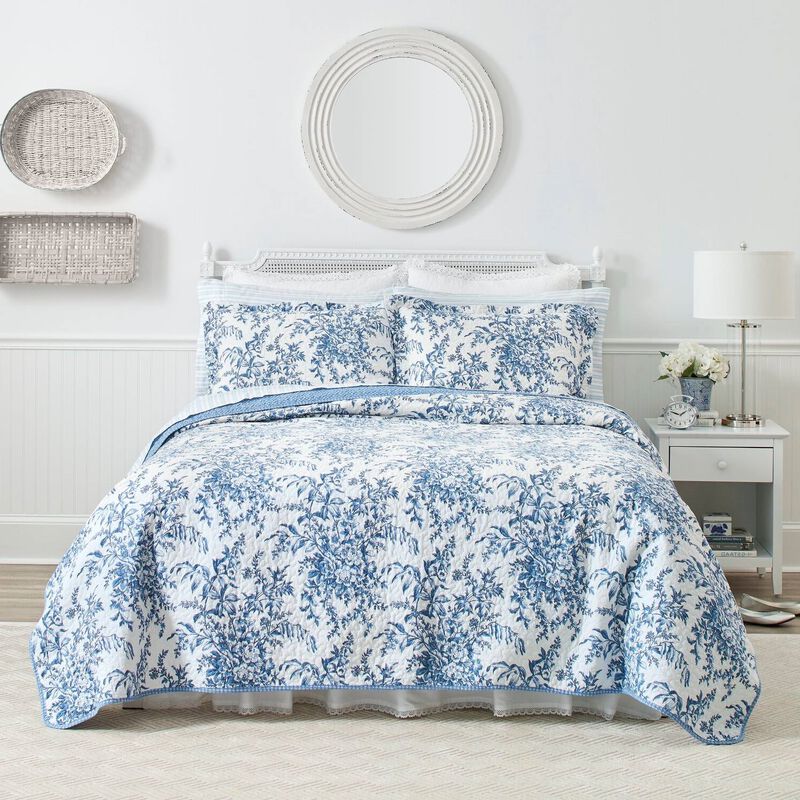 Hivvago King size 3 Piece Bed-in-a-Bag Reversible Blue White Floral Cotton Quilt Set