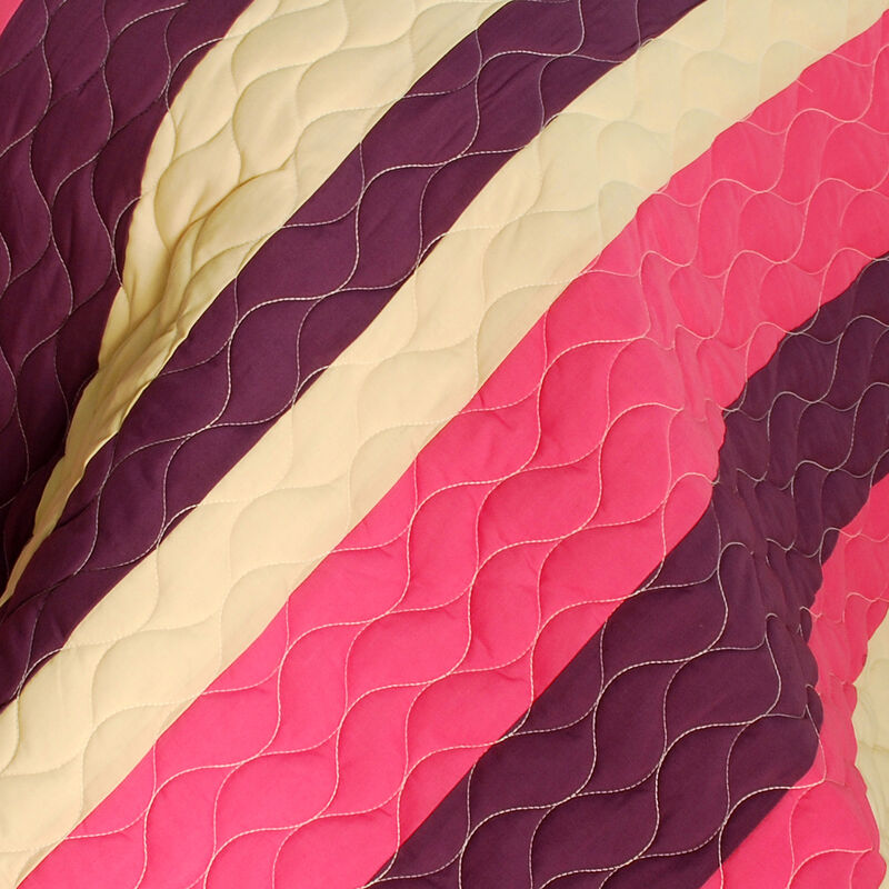 Queen Size 3-Piece Vermicelli Quilted Patchwork Quilt Set with Shams image number 2