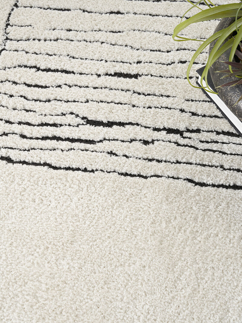 Modern Comfort MNC02 Ivory/Black 5'3" x 7' Rug image number 6