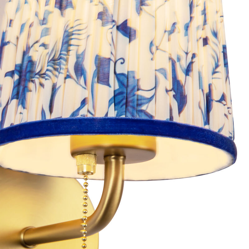 Scout 10-in Damp-Rated Wall/Vanity Light with Patterned Pleated Linen Shade image number 5
