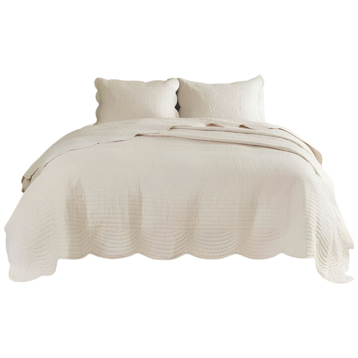 3-Piece Reversible Quilt Set with Scalloped Edges in Soft Microfiber, Bedding For Bedroom