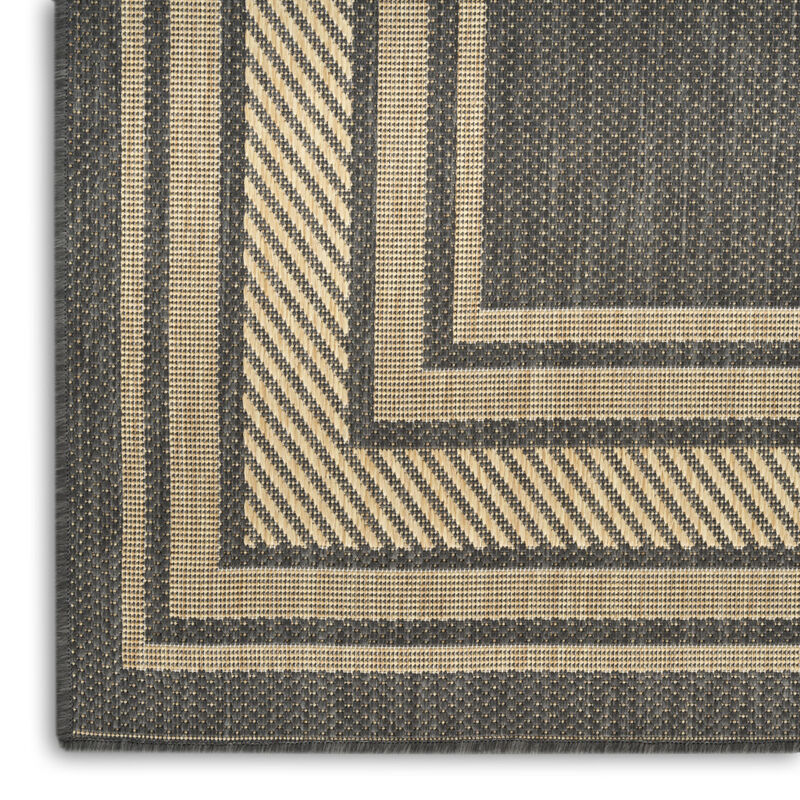 HomeRoots Geometric Indoor Outdoor Area Rug image number 4