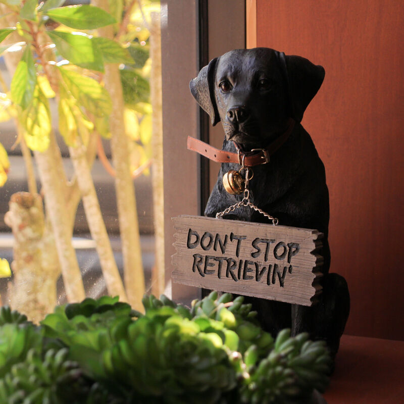 Black Lab Dog Indoor Outdoor Welcome Statue with Reversible Message Sign image number 8