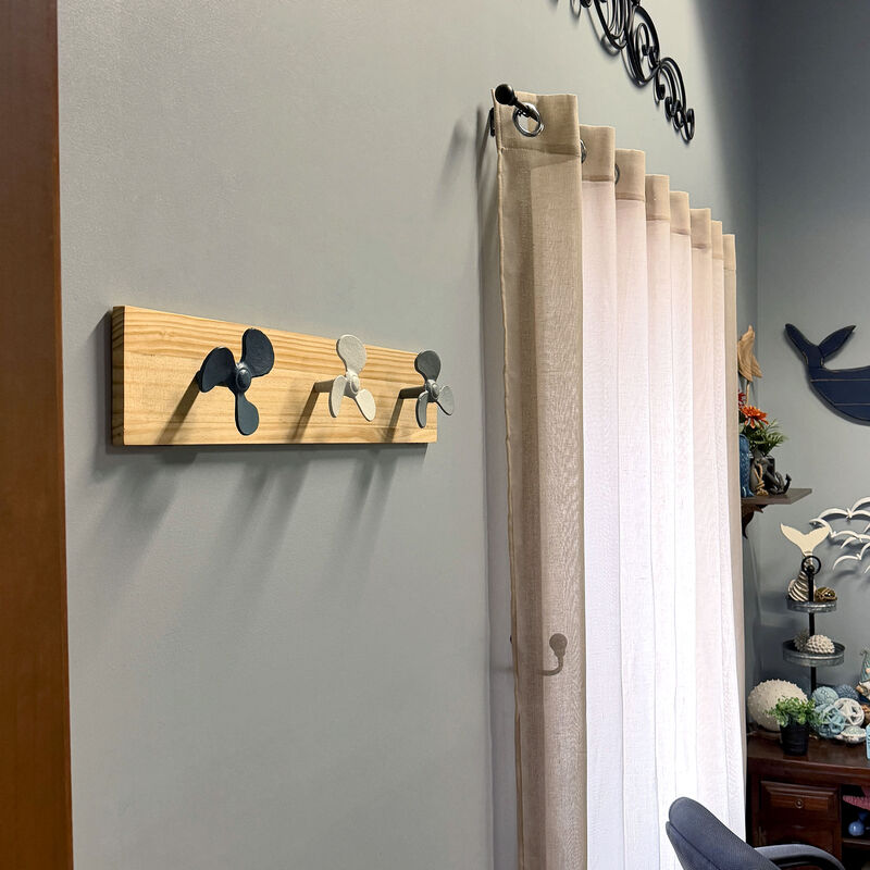 Zeckos 24 Inch Boat Propeller Wall Hooks Rack on Natural Wood Board, Nautical Multicolor Metal and Wood Wall Mounted Coat and Towel Hook Rail for Entryway, Bathroom, Coastal Spaces image number 9