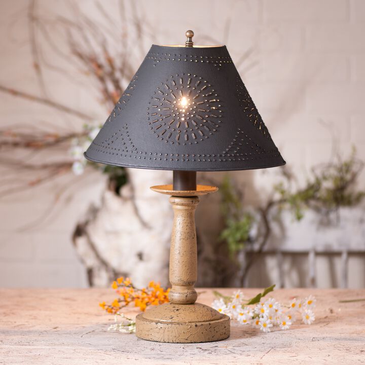 Butcher's Lamp In Americana Pearwood With Shade