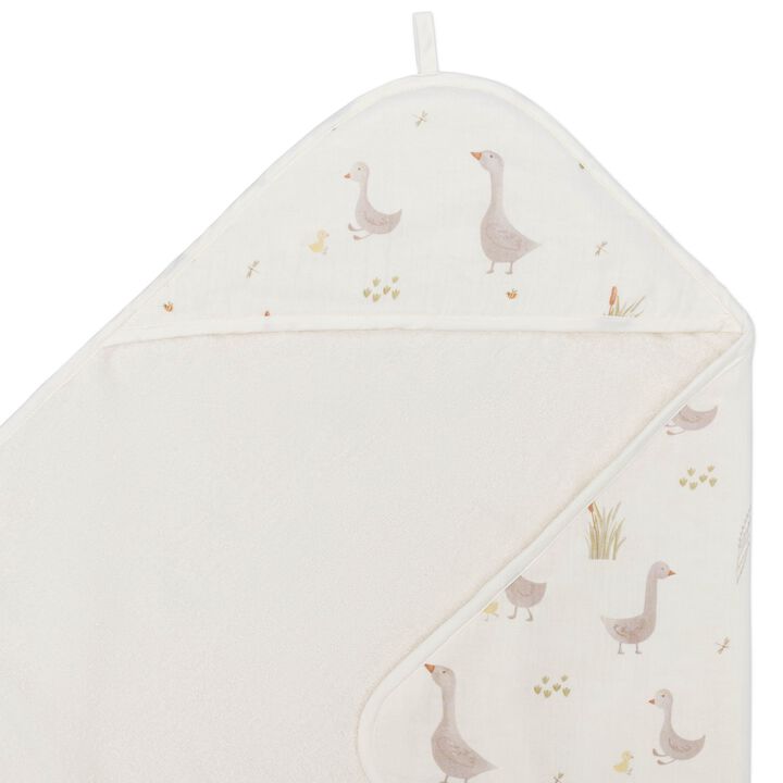 Charlie Farmhouse Goose Baby Bath Towel & Wash Cloth Set