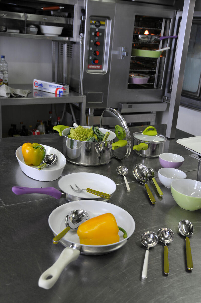 Fantasia 7-Piece Serving Set in Olive Green