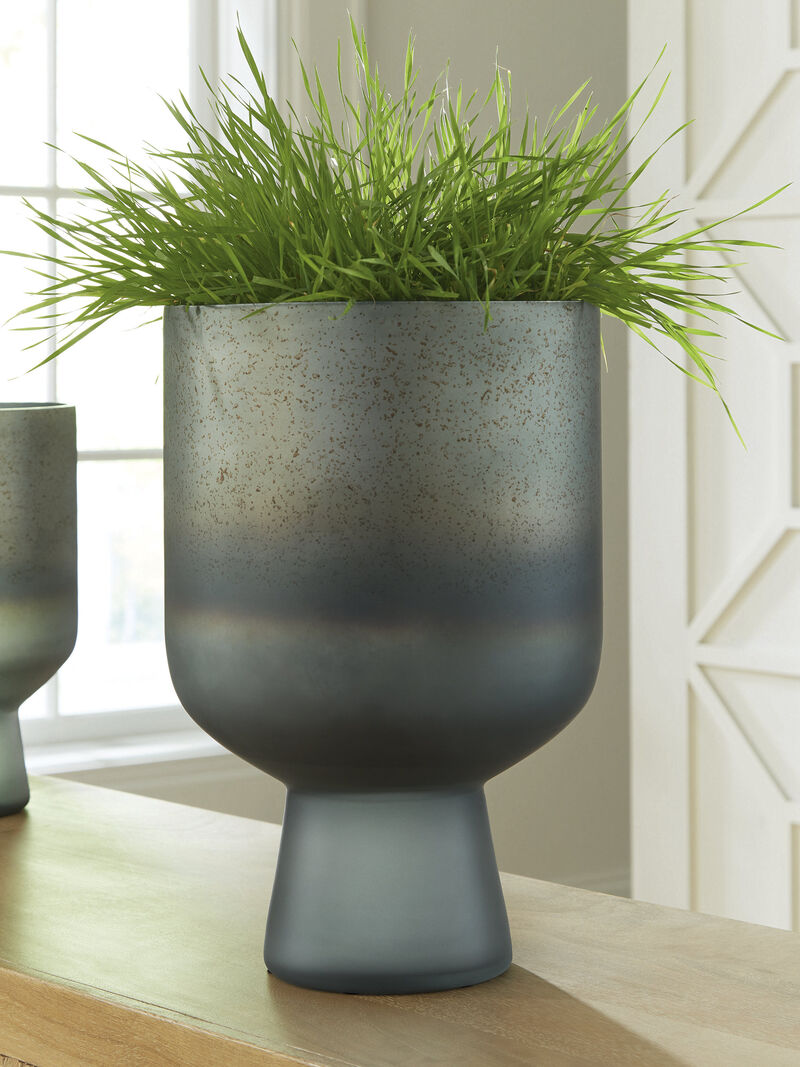 Pennmore Vase image number 1