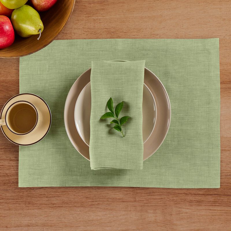 Solino Home Athena 100% Linen Placemats &ndash; Set of 6, 14 x 19 in, Machine Washable, Holiday and Everyday Dining