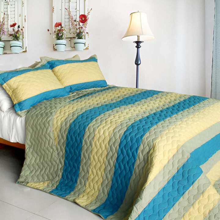 Blue Queen Size 3-Piece Vermicelli Quilted Patchwork Quilt Set with Shams