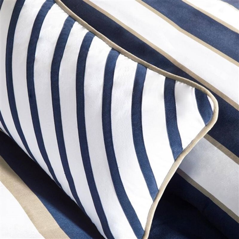 Comforter Set with Neutral Stripe Design – Lightweight and Breathable Bedding