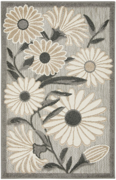 HomeRoots Round Floral Indoor Outdoor Area Rug