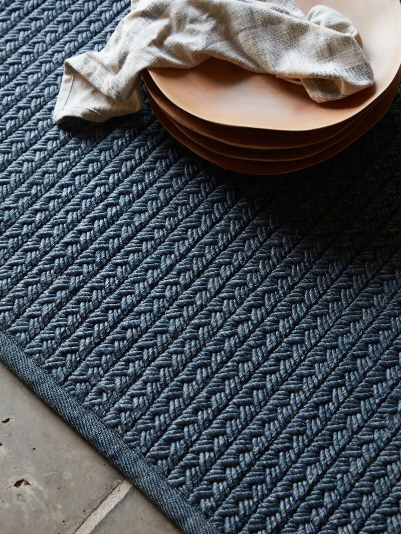 Nirvana Premium Iver Blue 10' x 14' Rug