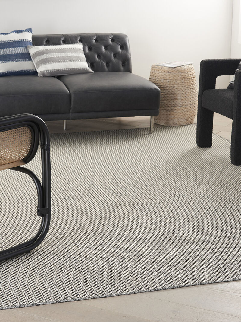 Courtyard COU01 Ivory/Charcoal 7' x 10' Rug