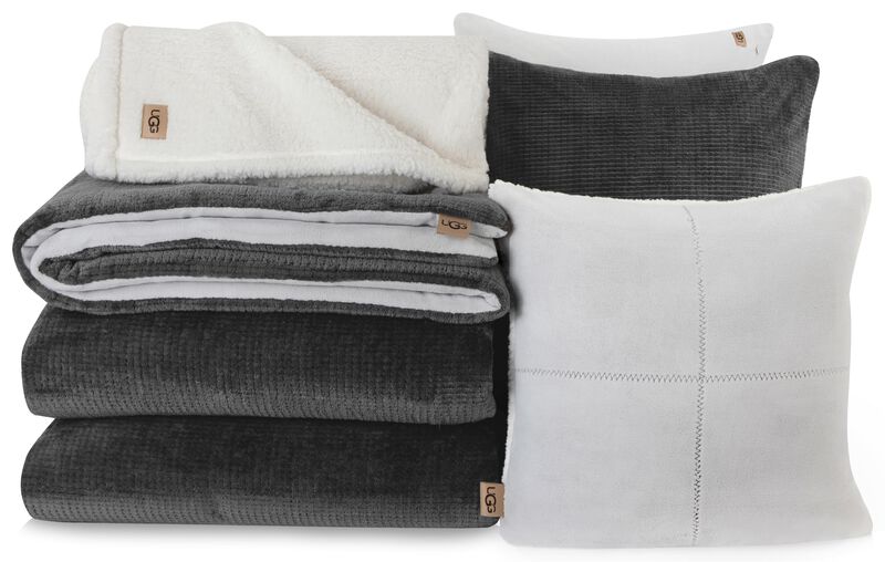 UGG 32537 Remina Full-Queen 5-Piece Comforter Set Luxurious Comforter and Two Shams with 18 x 18-inch Decorative Throw Pillow an