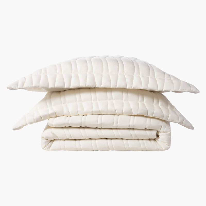 Beige Queen Size Quilt Set, 3-Piece Lightweight Comforter Bedding Set All Season image number 1