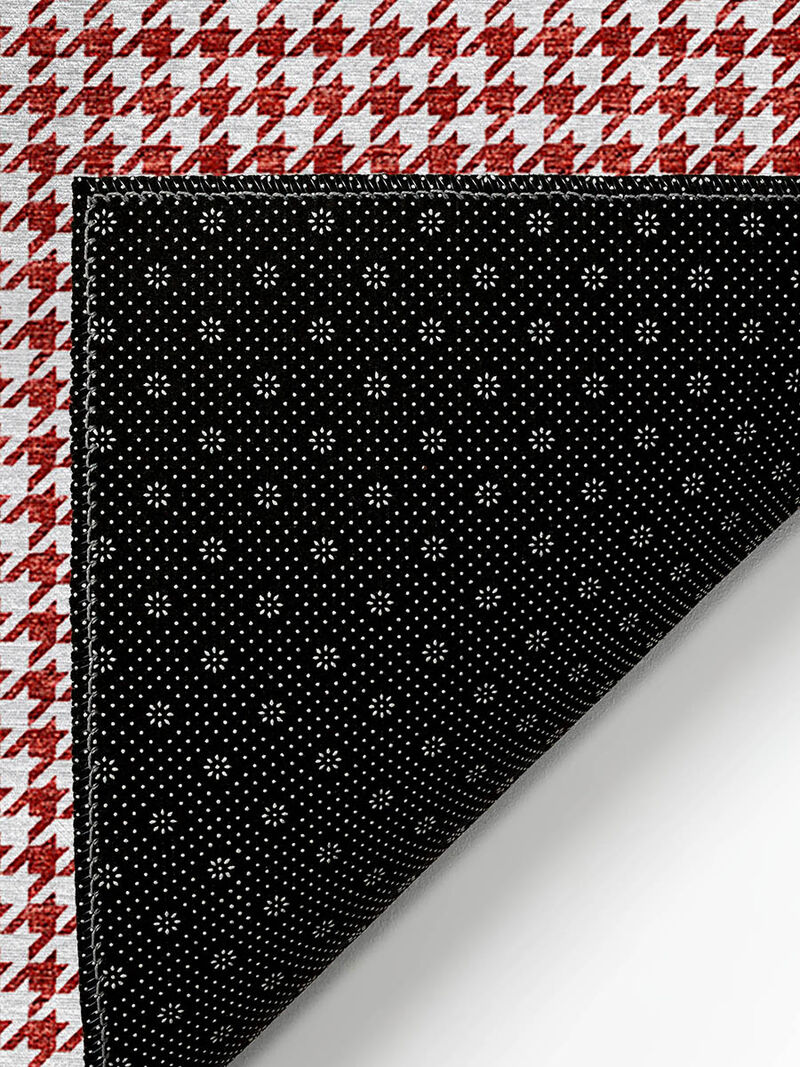 Hinton HN1 Red 3' x 5' Rug