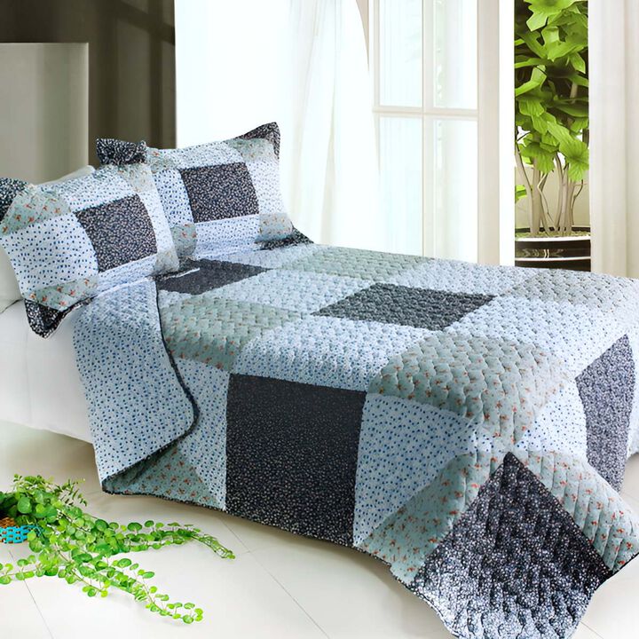 Simple Life Queen Cotton Quilt Set with Soft Quilted Patchwork Design